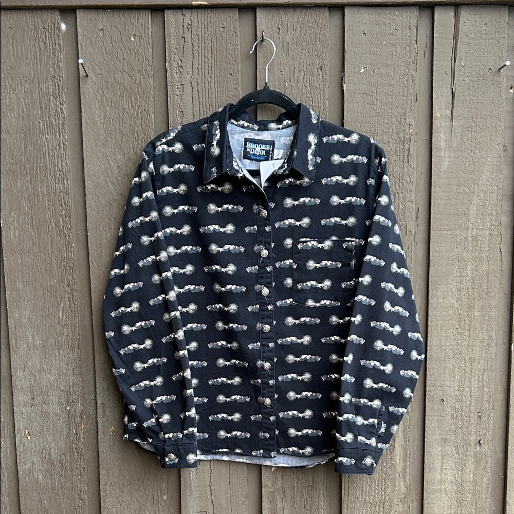 *Vintage* Western-fit Spurs, long sleeve button down